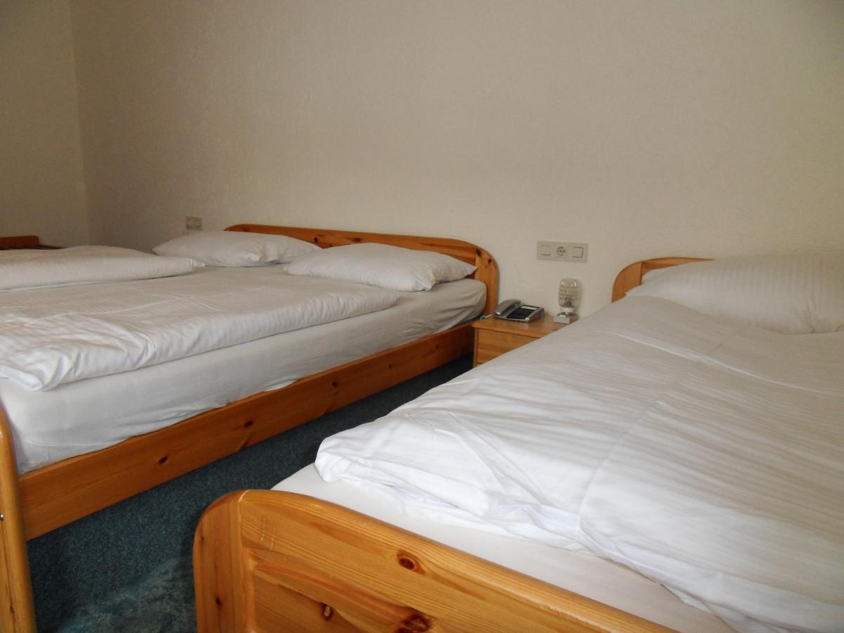 Hotel Gruener Baum Bretzenheim Extérieur photo