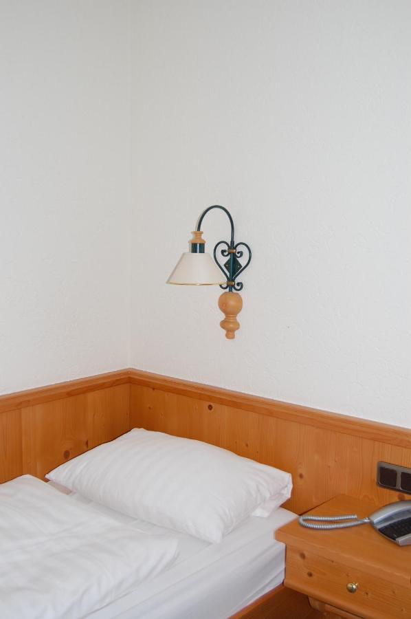 Hotel Gruener Baum Bretzenheim Extérieur photo