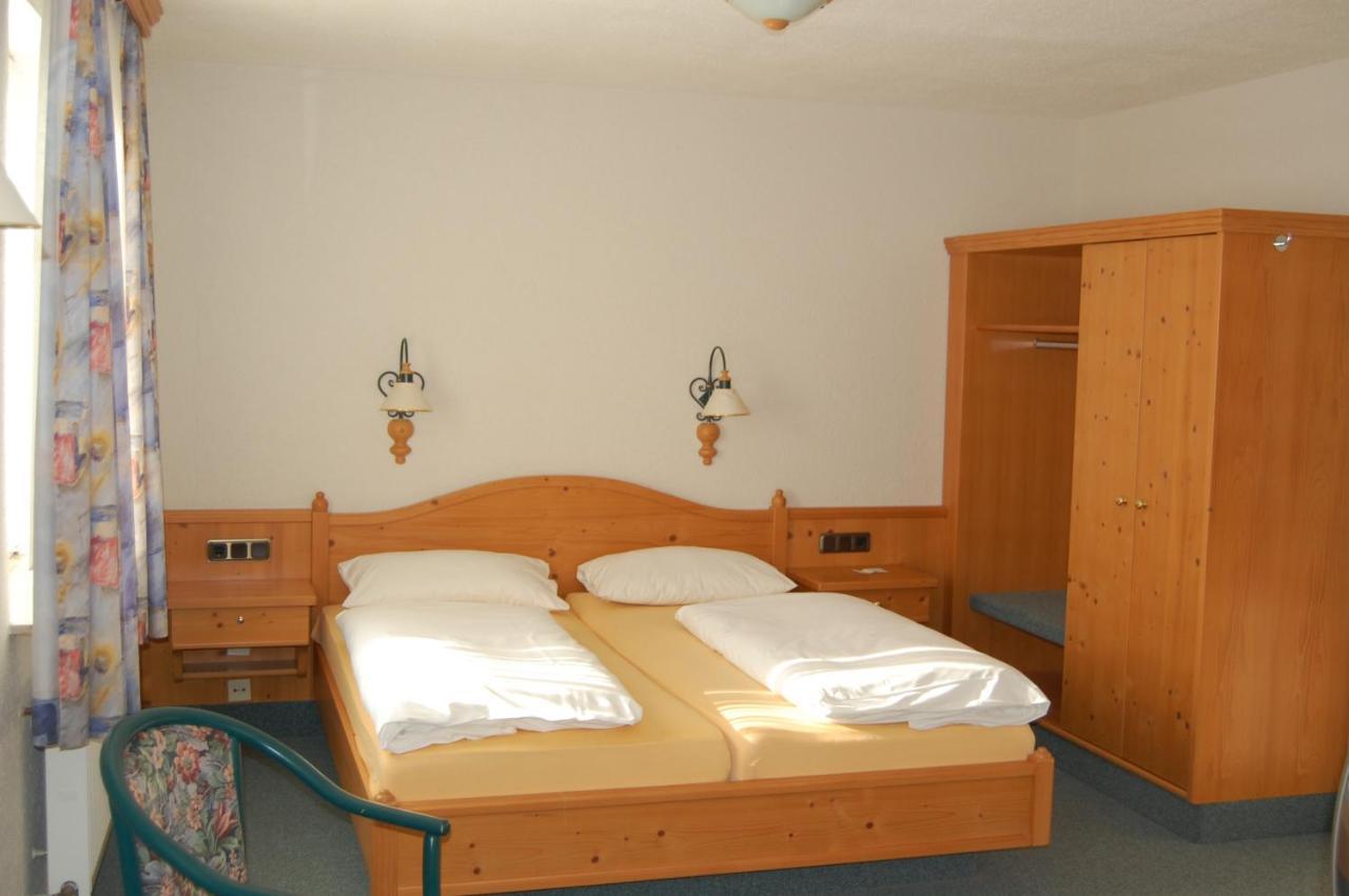 Hotel Gruener Baum Bretzenheim Extérieur photo