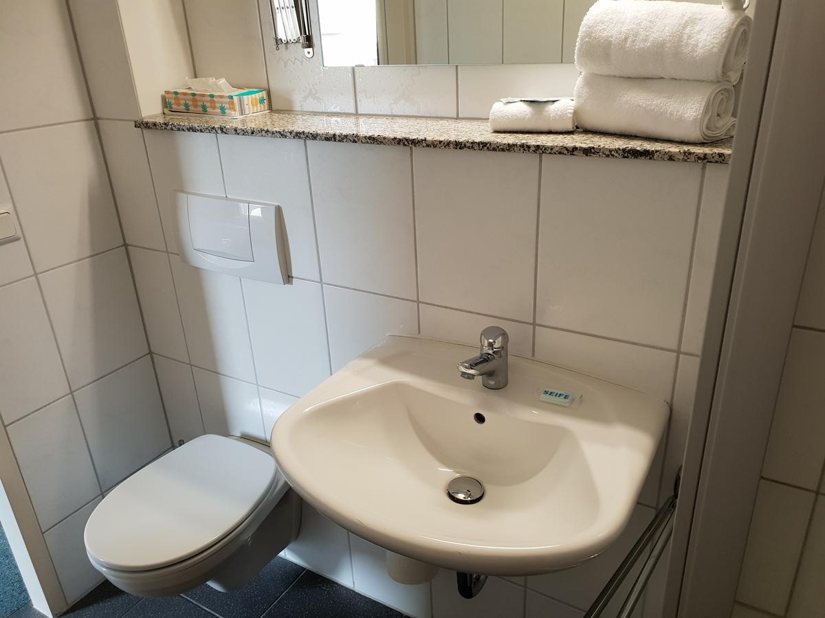Hotel Gruener Baum Bretzenheim Extérieur photo